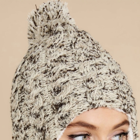 NWT Knit Peruvian Pom-Pom Hat - Sherpa Lined Cream and Brown - Picture 3 of 7